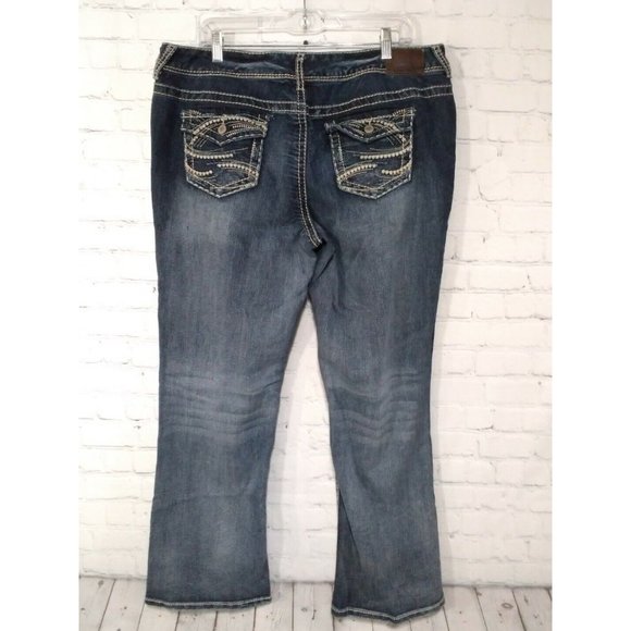 Maurices Embroidered Pockets Stretch Bootcut Jeans 17/18 Short 36x30 - Picture 2 of 6